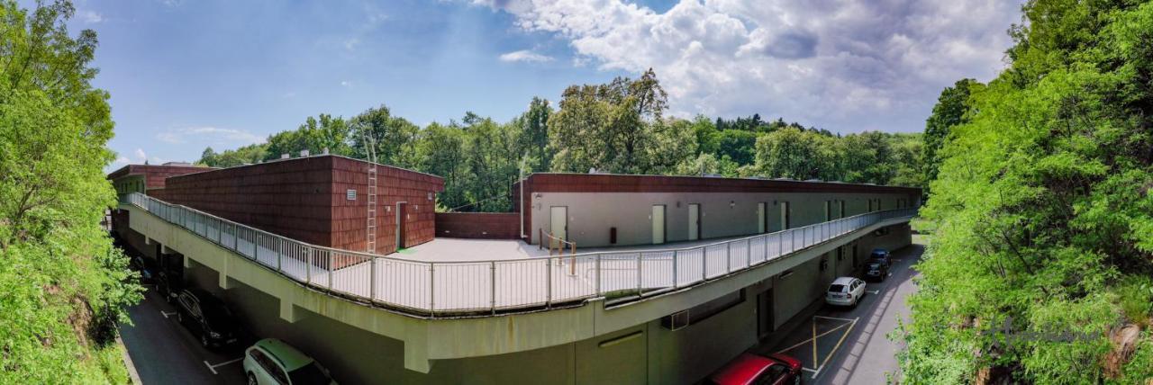 Restaurace A Pension Hrebikarna Chomutov Exteriör bild
