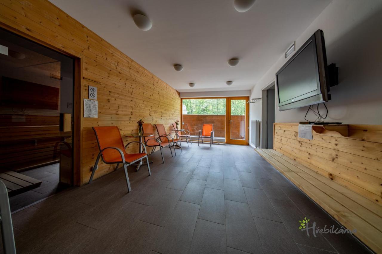 Restaurace A Pension Hrebikarna Chomutov Exteriör bild