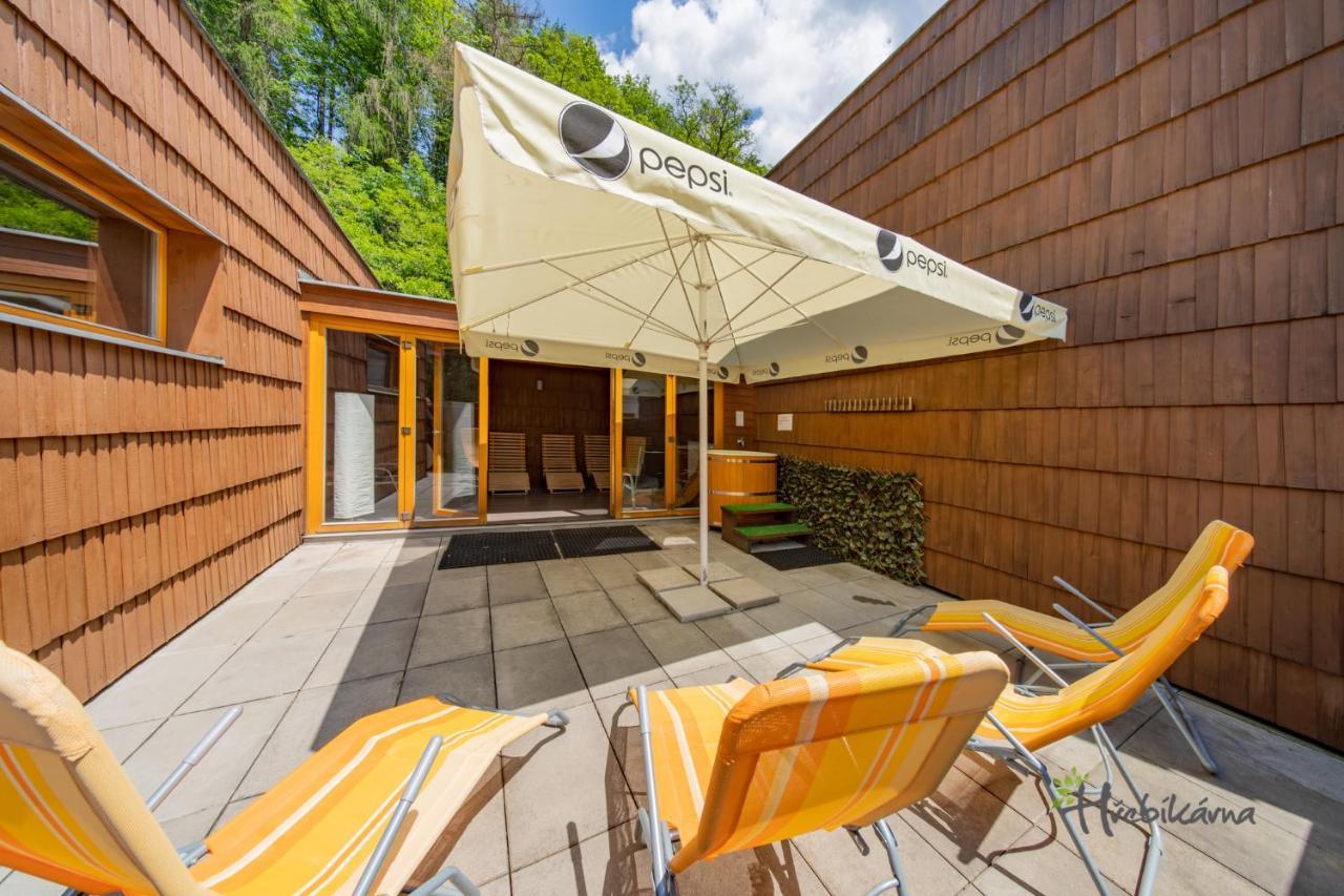 Restaurace A Pension Hrebikarna Chomutov Exteriör bild