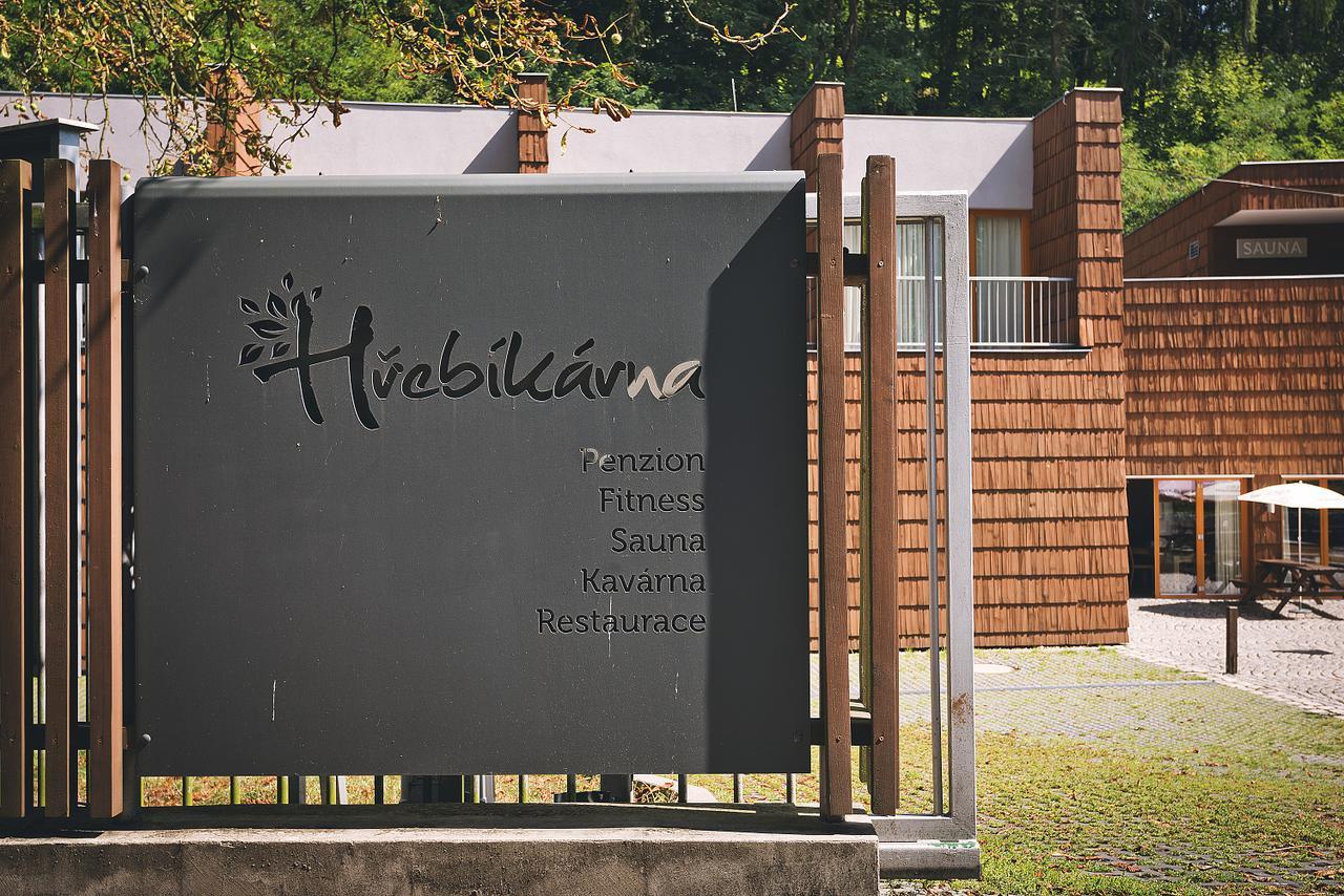 Restaurace A Pension Hrebikarna Chomutov Exteriör bild