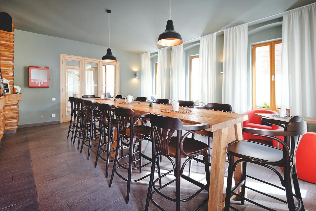 Restaurace A Pension Hrebikarna Chomutov Exteriör bild