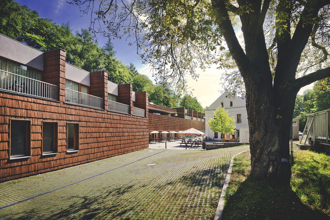 Restaurace A Pension Hrebikarna Chomutov Exteriör bild