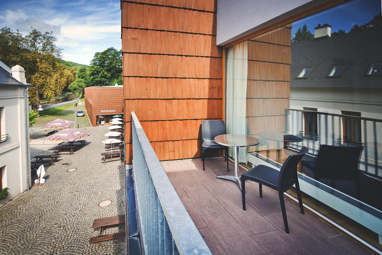 Restaurace A Pension Hrebikarna Chomutov Exteriör bild